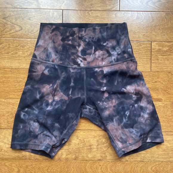 Lululemon Align shorts 8” - Picture 2 of 3